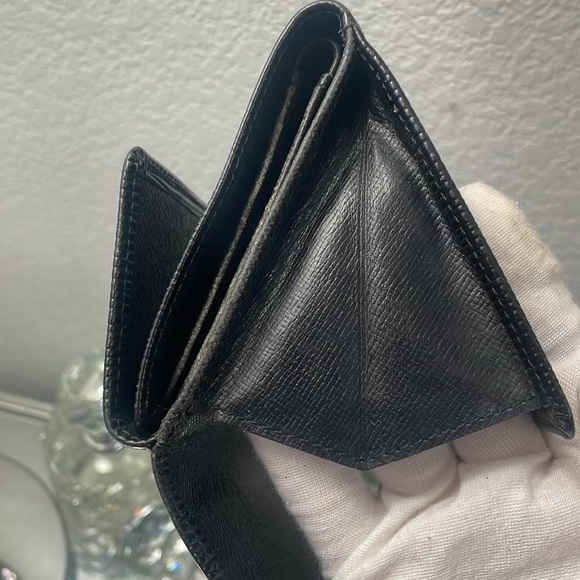 EUC Vintage LOUIS VUITTON Epi Leather Elise
Wallet - Picture 13 of 13